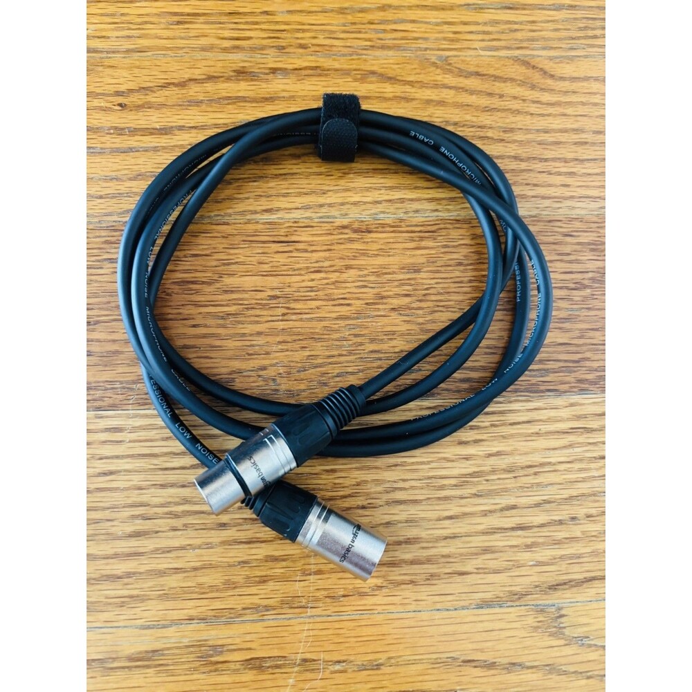 Amazon Basics XLR Male to Female Professional Microphone Cable 6 Foot Black